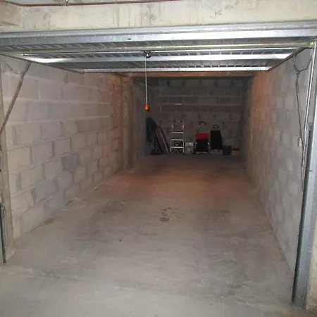 Maison 1 Avec Garage A 150m De La Et Proche Commerces - Fr-1-197-399 *
