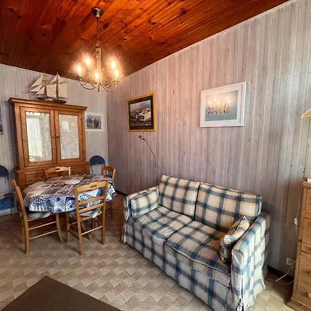 Holiday home Maison 1 Avec Garage A 150m De La Et Proche Commerces - Fr-1-197-399